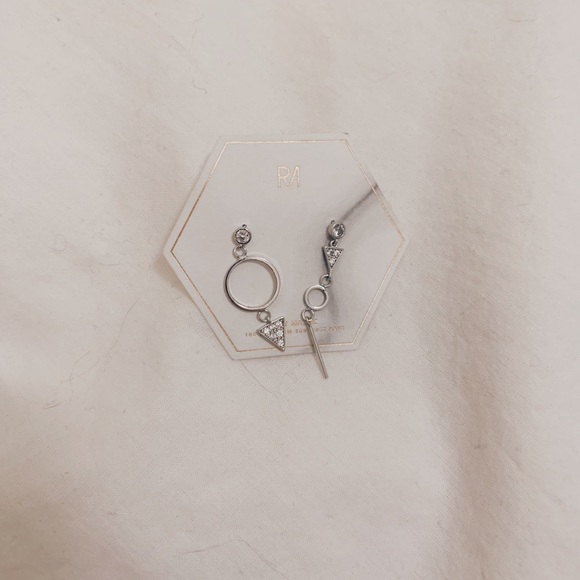 EARRINGS - Picture 4 of 6